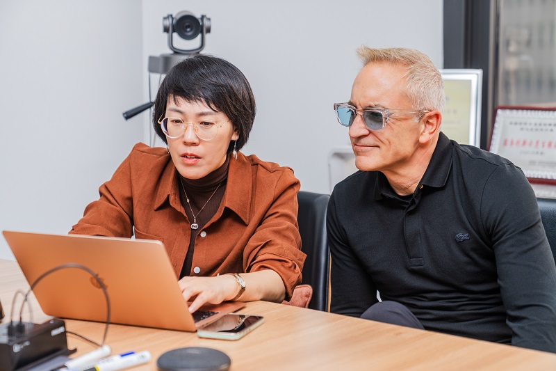 Discussion on a custom software development project